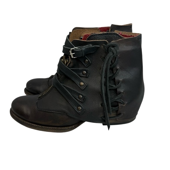 FREEBIRD LIMERICK Ankle Dark Brown Lace Zip Leather Distressed Boots Womens Sz 7 - Picture 3 of 16